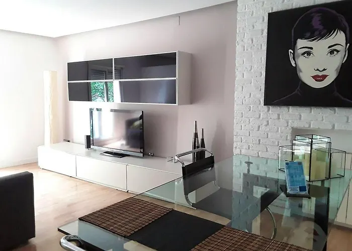 Comfortable In 67 M² Near The Centre 펜션 사라고사