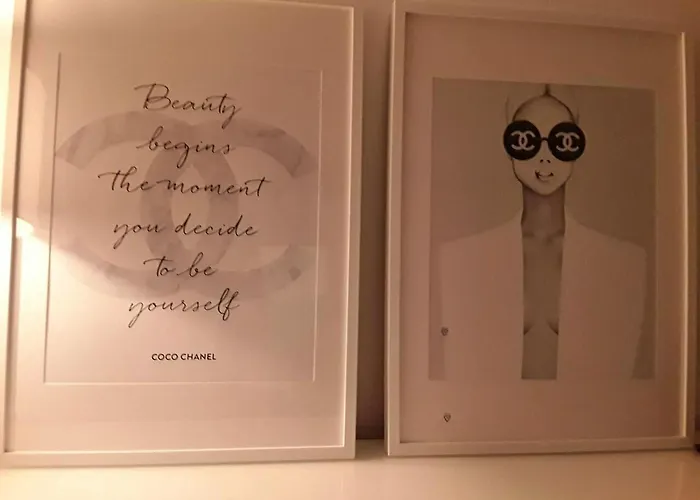 Comfortable In 67 M² Near The Centre 펜션 사라고사