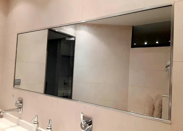 펜션 Comfortable In 67 M² Near The Centre *