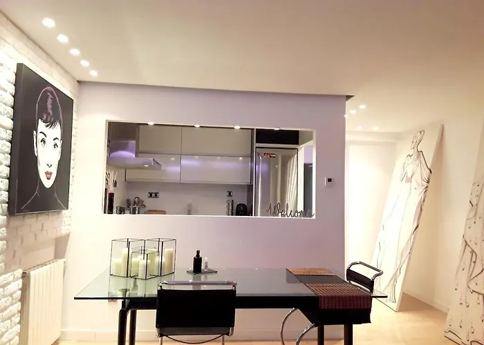 Comfortable In 67 M² Near The Centre 펜션 *